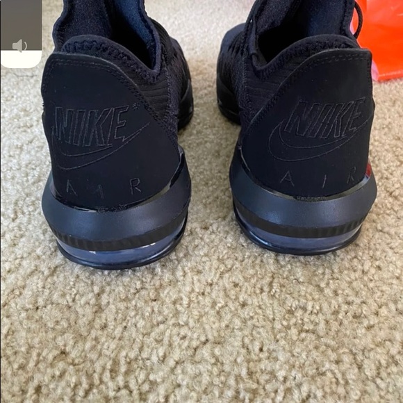 Athletic_Shoes